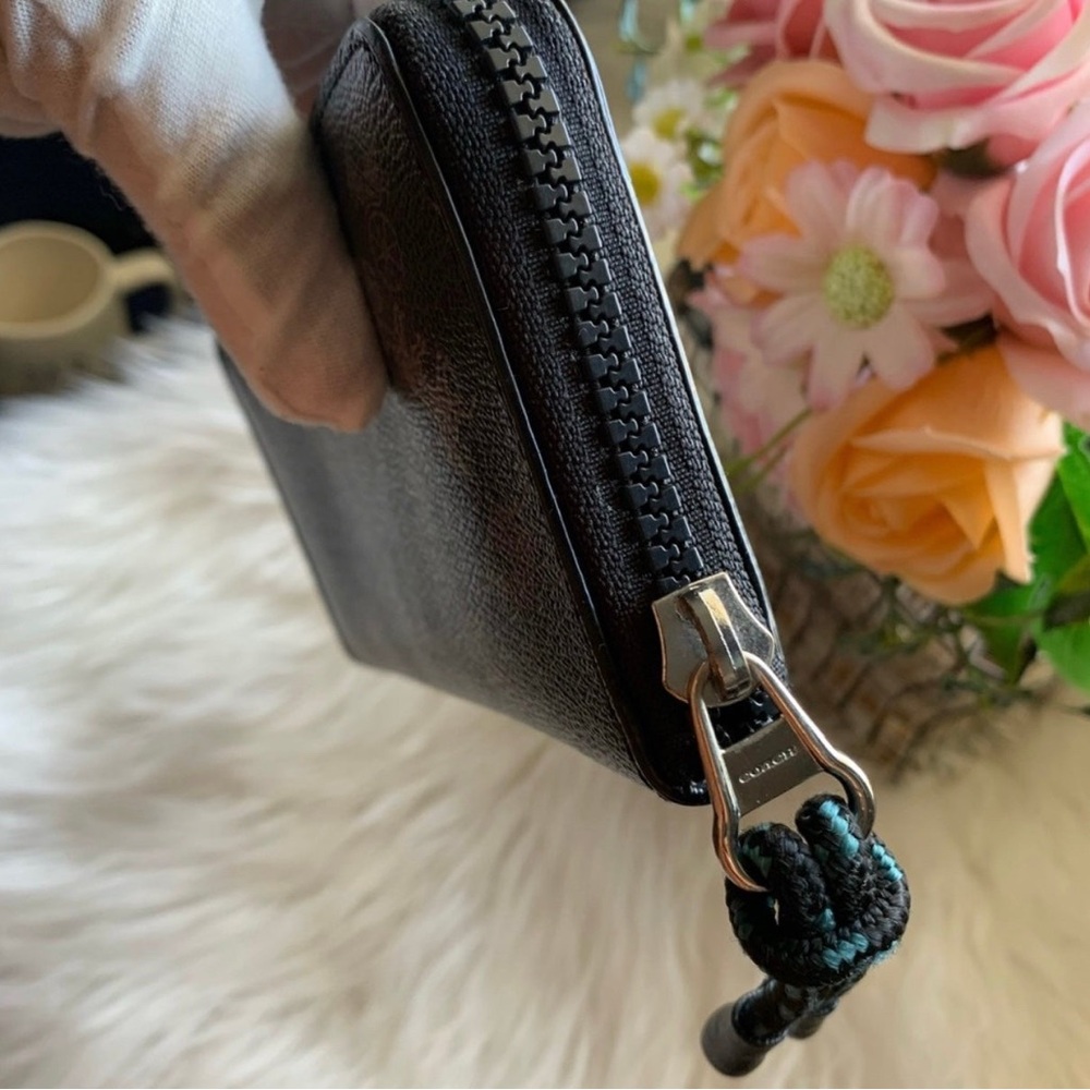 NWOT Coach Accordion Zip Around Graffiti Signature with Horse and Carriage Print - Picture 5 of 7